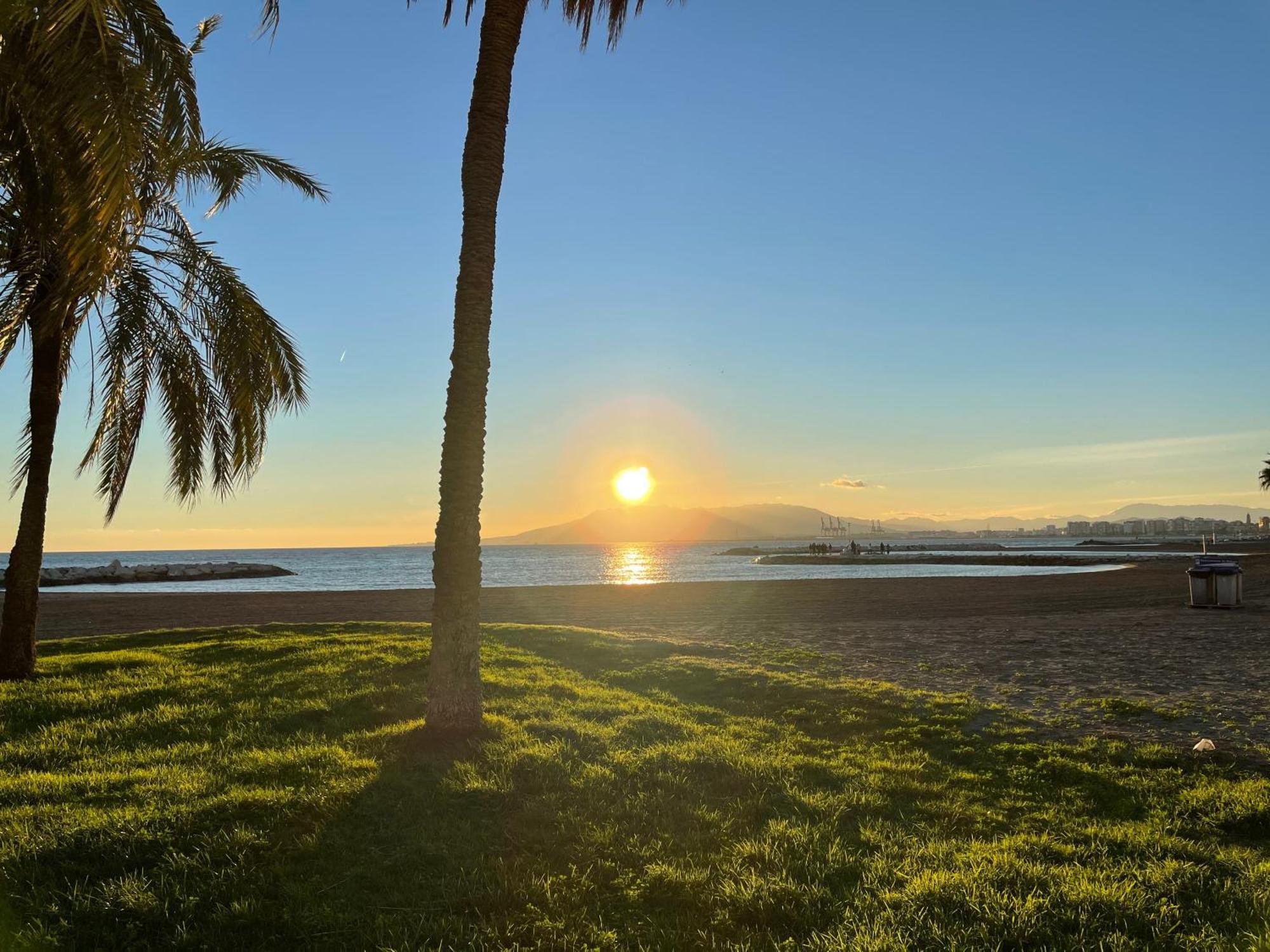 Apartamento A 5 Min Estacion De Tren- Patio-parking Y Playa